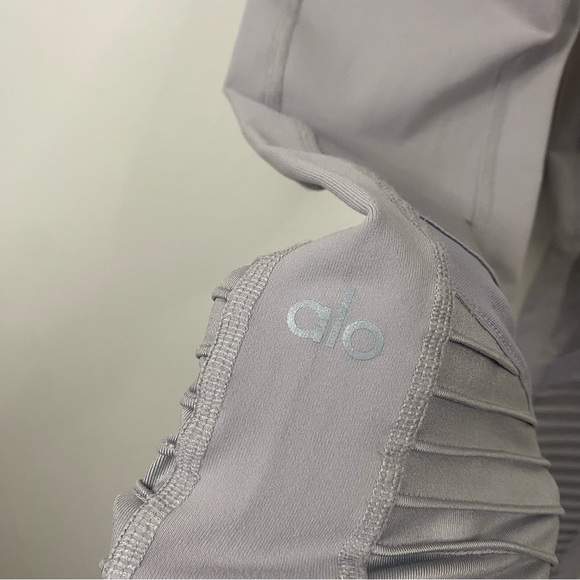 Alo Yoga High Rise Moto Leggings in Taupe Gray Size XXS - Picture 9 of 9